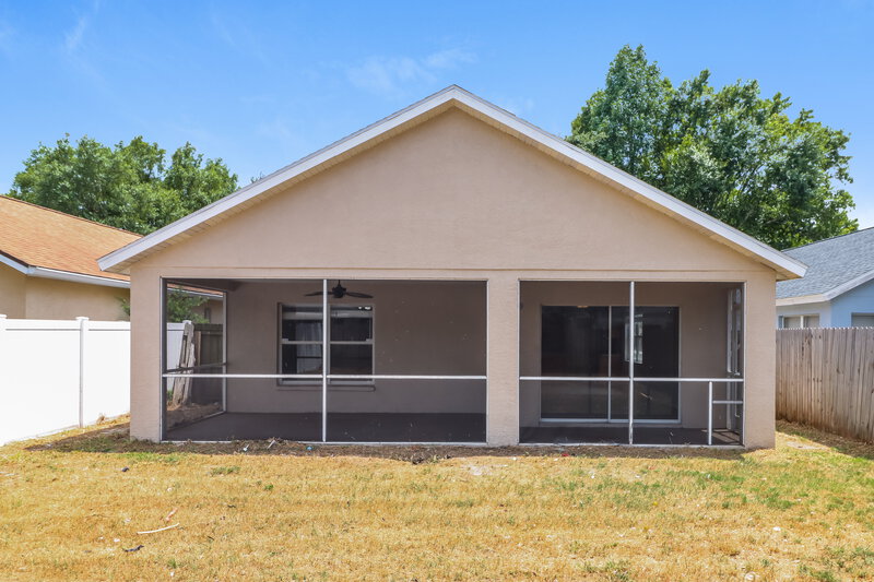 1,925/Mo, 7612 Clovelly Park Pl Apollo Beach, FL 33572 Rear View