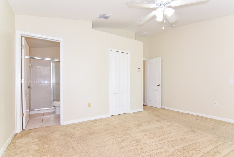 2,950/Mo, 7870 Carriage Pointe Dr Gibsonton, FL 33534 Master Bedroom View