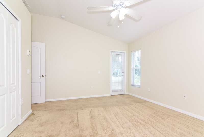 2,950/Mo, 7870 Carriage Pointe Dr Gibsonton, FL 33534 Master Bedroom View 2
