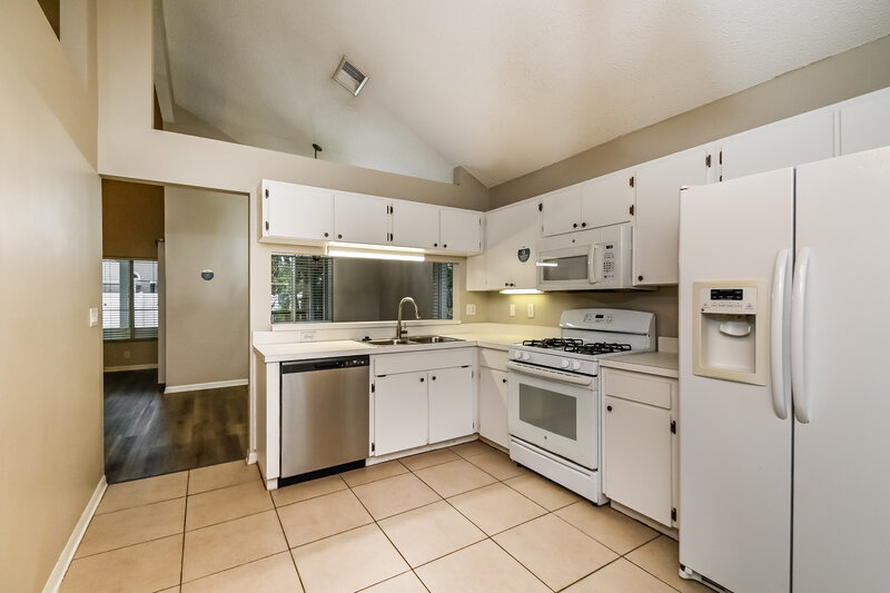 2,320/Mo, 28547 Tall Grass Dr Wesley Chapel, FL 33543 Kitchen View 2