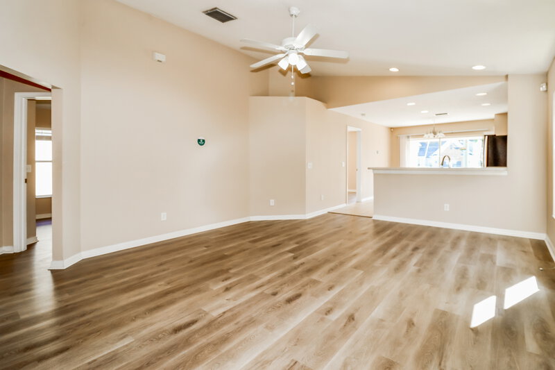 3,200/Mo, 8507 Deer Chase Dr Riverview, FL 33578 Living Room View 2