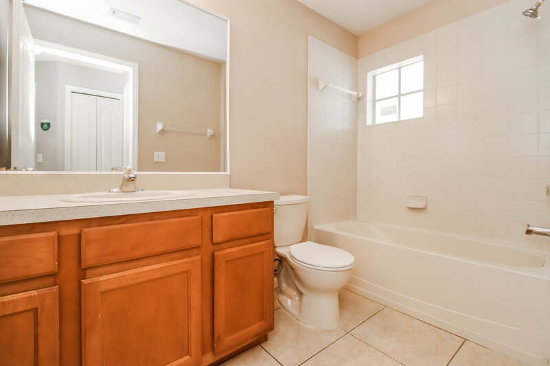 3,200/Mo, 8507 Deer Chase Dr Riverview, FL 33578 Bathroom View