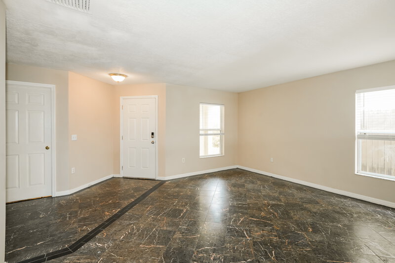 2,195/Mo, 12116 Tree Haven Ave Gibsonton, FL 33534 Living Room View