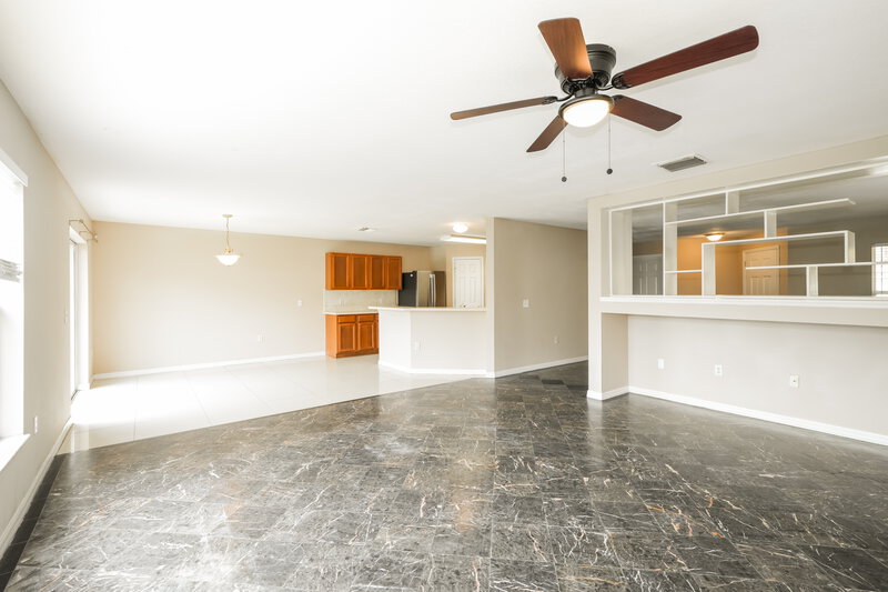 2,195/Mo, 12116 Tree Haven Ave Gibsonton, FL 33534 Living Room View 3