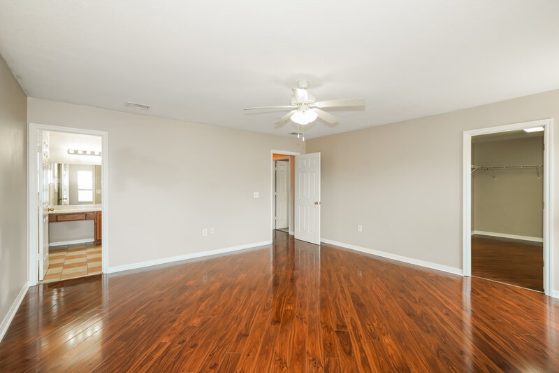 2,195/Mo, 12116 Tree Haven Ave Gibsonton, FL 33534 Main Bedroom View 2