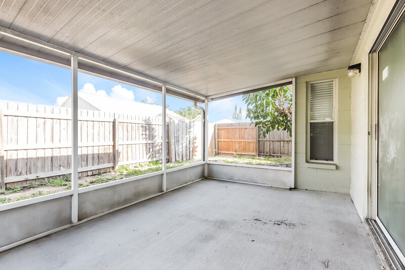 2,305/Mo, 219 Lookout Dr Apollo Beach, FL 33572 Sun Room View