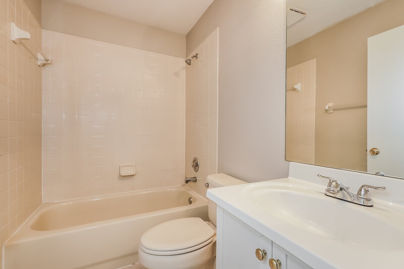 2,305/Mo, 219 Lookout Dr Apollo Beach, FL 33572 Bathroom View
