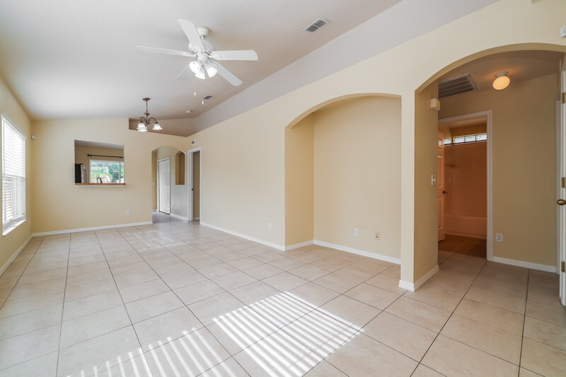 1,835/Mo, 7426 Oxford Garden Cir Apollo Beach, FL 33572 Living Room View