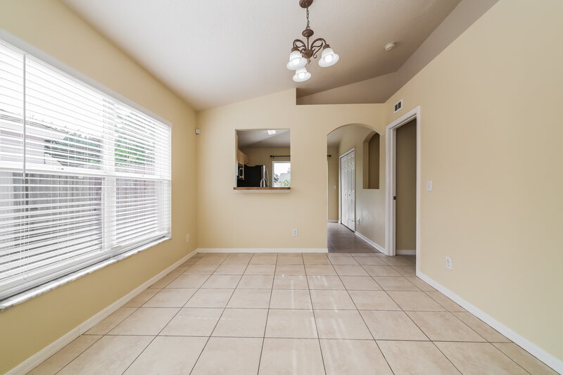 1,835/Mo, 7426 Oxford Garden Cir Apollo Beach, FL 33572 Dining Room View