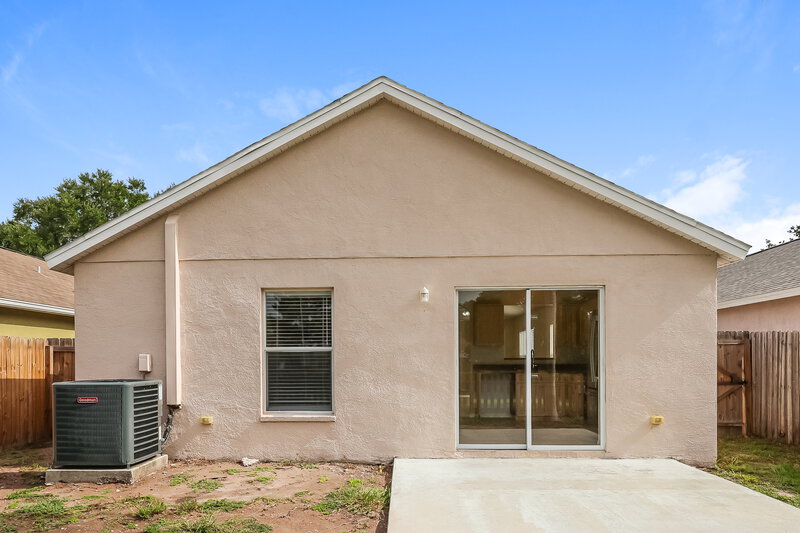 1,835/Mo, 7426 Oxford Garden Cir Apollo Beach, FL 33572 Rear View