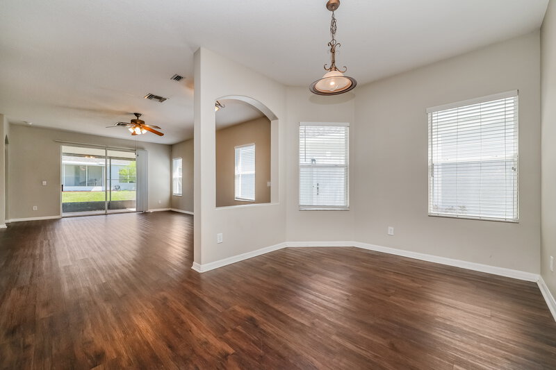 2,060/Mo, 6816 Surrey Oak Dr Apollo Beach, FL 33572 Dining Room View