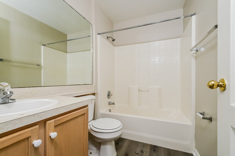 1,935/Mo, 12622 Montford Ln Riverview, FL 33579 Bathroom View