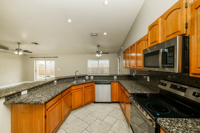 2,350/Mo, 23214 Sierra Rd Land O' Lakes, FL 34639 Kitchen View