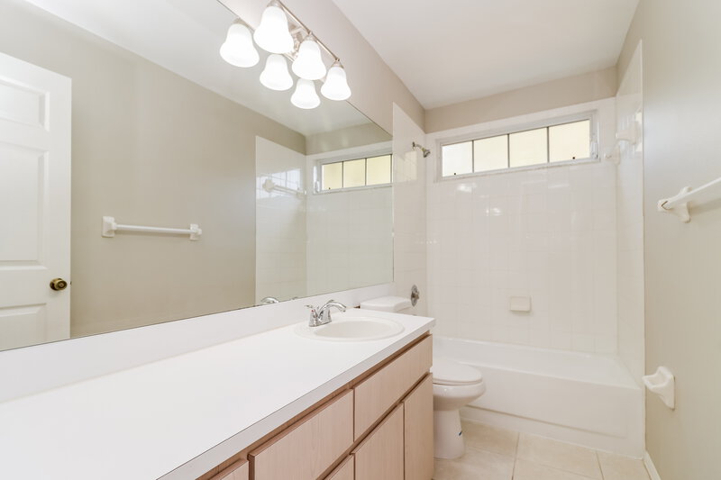 3,630/Mo, 7249 Captiva Cir New Port Richey, FL 34655 Bathroom View