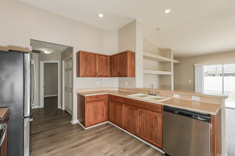1,955/Mo, 1217 Barclay Wood Dr Ruskin, FL 33570 Kitchen View 2