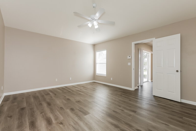 1,955/Mo, 1217 Barclay Wood Dr Ruskin, FL 33570 Main Bedroom View