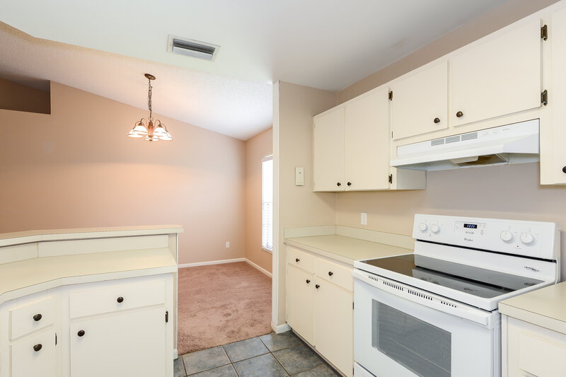3,440/Mo, 1600 Coppersmith Ct Lutz, FL 33559 Kitchen View 2