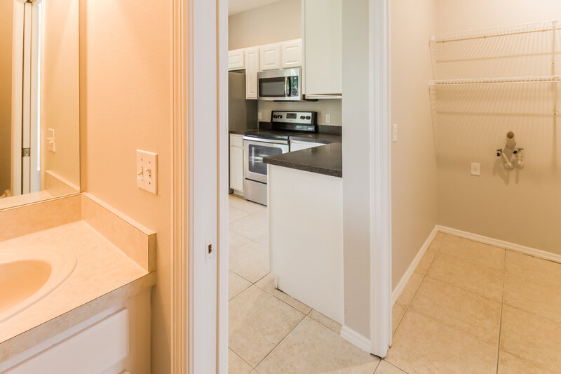 2,215/Mo, 9826 Morris Glen Way Temple Terrace, FL 33637 Bathroom View 2