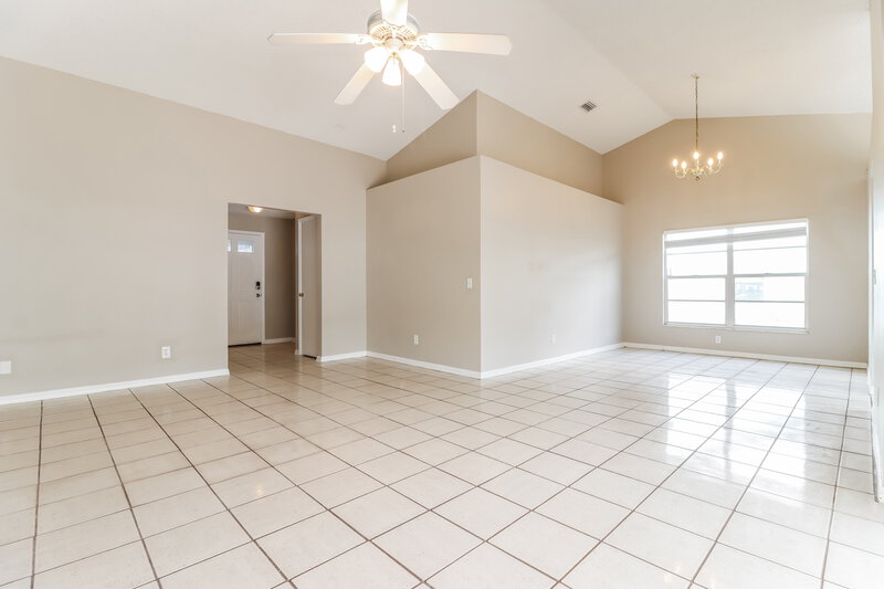 2,145/Mo, 9755 Fox Hollow Rd Tampa, FL 33647 Living Room View