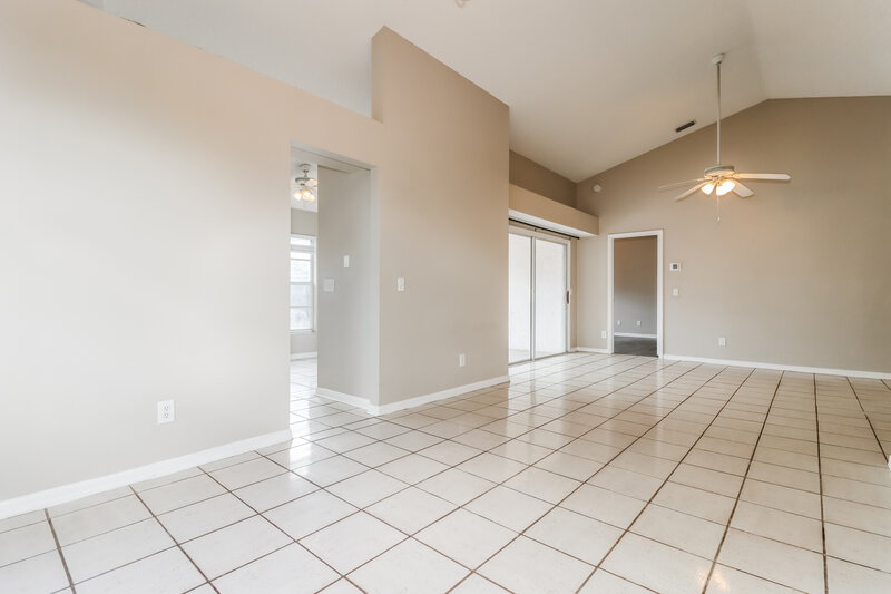 2,145/Mo, 9755 Fox Hollow Rd Tampa, FL 33647 Dining Room View 2