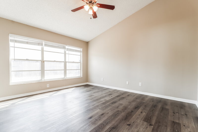 2,145/Mo, 9755 Fox Hollow Rd Tampa, FL 33647 Main Bedroom View