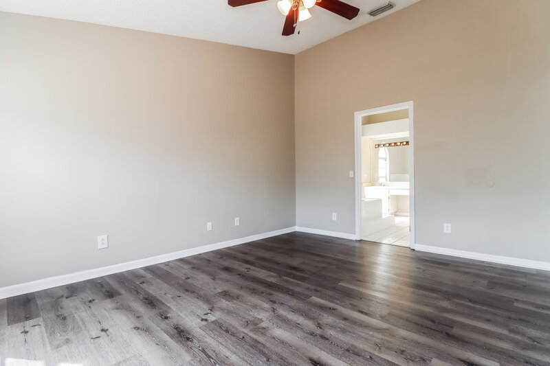 2,145/Mo, 9755 Fox Hollow Rd Tampa, FL 33647 Main Bedroom View 2