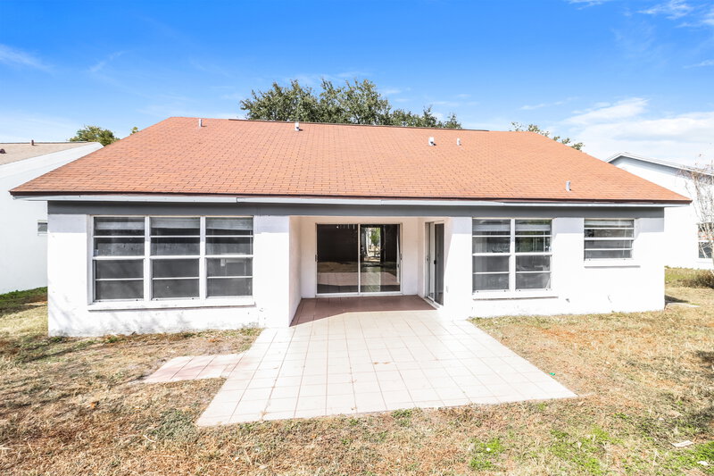 2,145/Mo, 9755 Fox Hollow Rd Tampa, FL 33647 Rear View