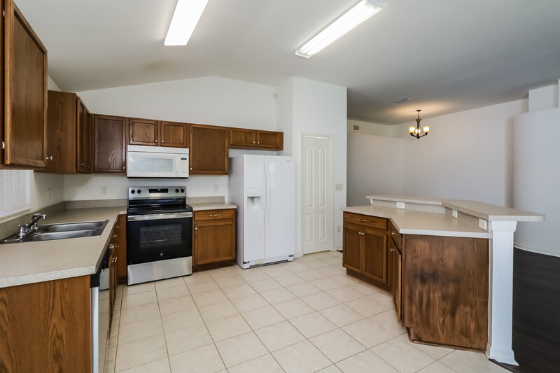 2,270/Mo, 1224 Rolling Stone Run Odessa, FL 33556 Kitchen View 2
