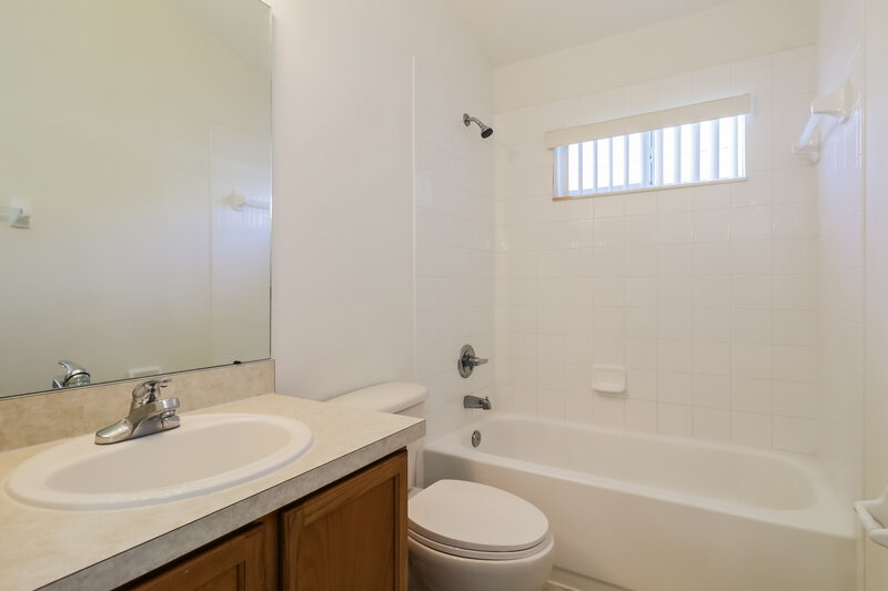 2,270/Mo, 1224 Rolling Stone Run Odessa, FL 33556 Bathroom View