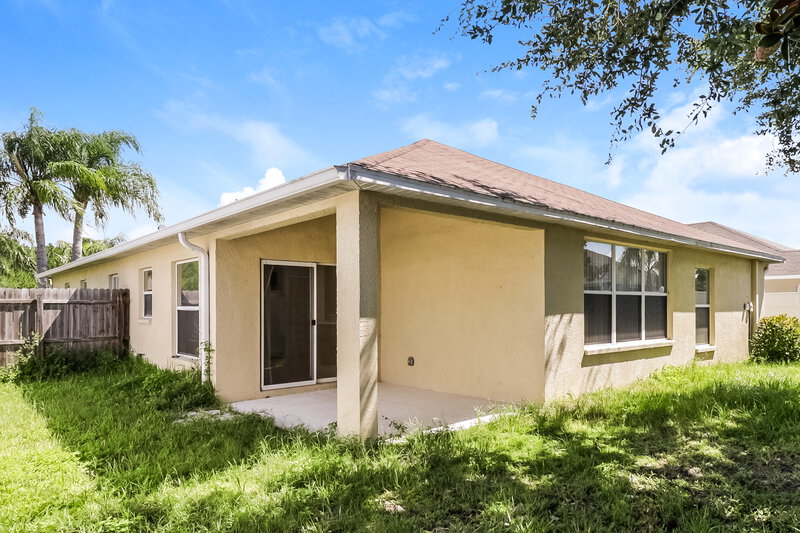 2,270/Mo, 1224 Rolling Stone Run Odessa, FL 33556 Rear View