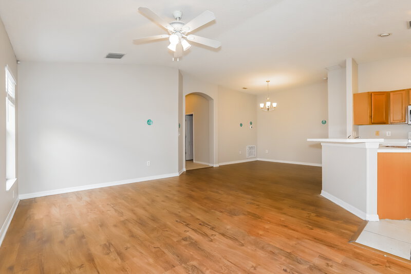 2,065/Mo, 2257 Colville Chase Dr Ruskin, FL 33570 Living Room View 2