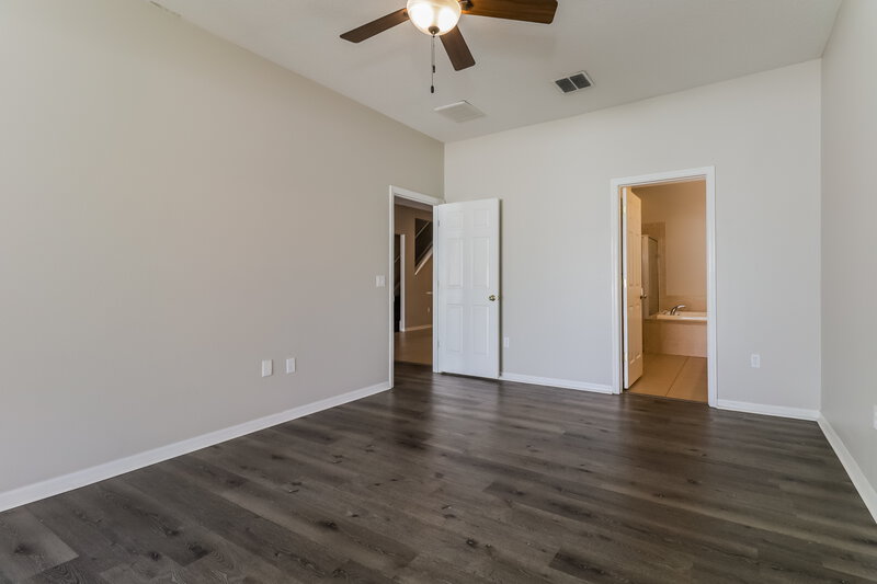 2,495/Mo, 8101 Pea Tree Ct Trinity, FL 34655 Main Bedroom View