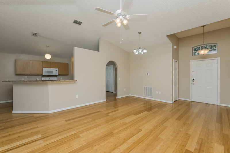 2,435/Mo, 6205 Venezia Pl Riverview, FL 33578 Living Room View