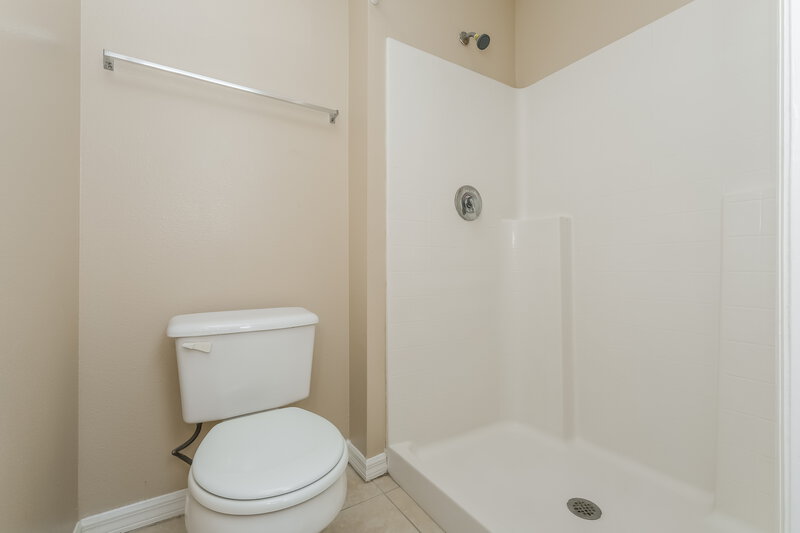 2,435/Mo, 6205 Venezia Pl Riverview, FL 33578 Main Bathroom View