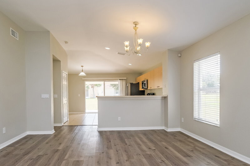 2,075/Mo, 11204 Cocoa Beach Dr Riverview, FL 33569 Living Room View