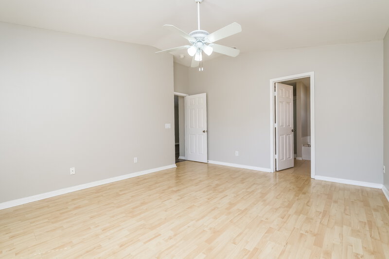 2,075/Mo, 11204 Cocoa Beach Dr Riverview, FL 33569 Main Bedroom View 2