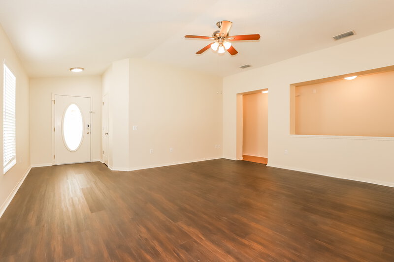 2,010/Mo, 2274 Blackwood Dr Mulberry, FL 33860 Living Room View