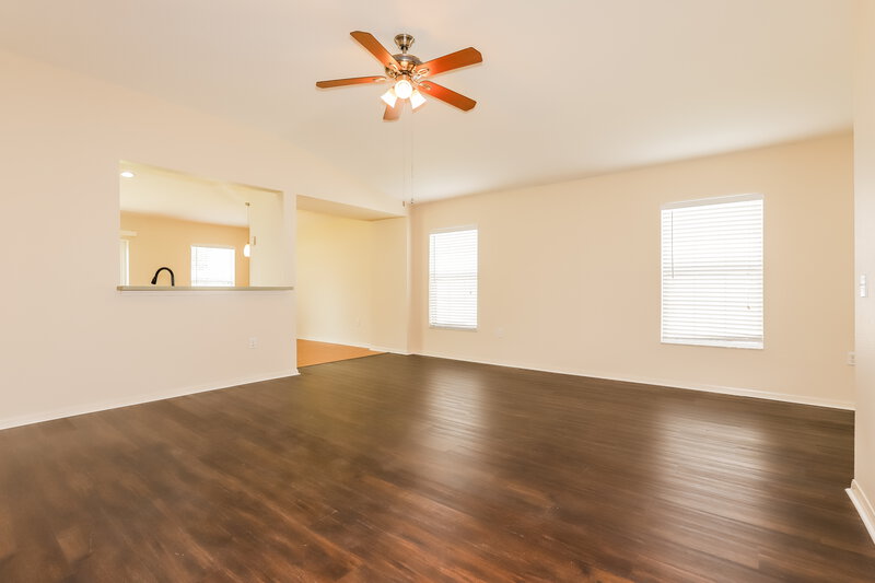 2,010/Mo, 2274 Blackwood Dr Mulberry, FL 33860 Living Room View 2