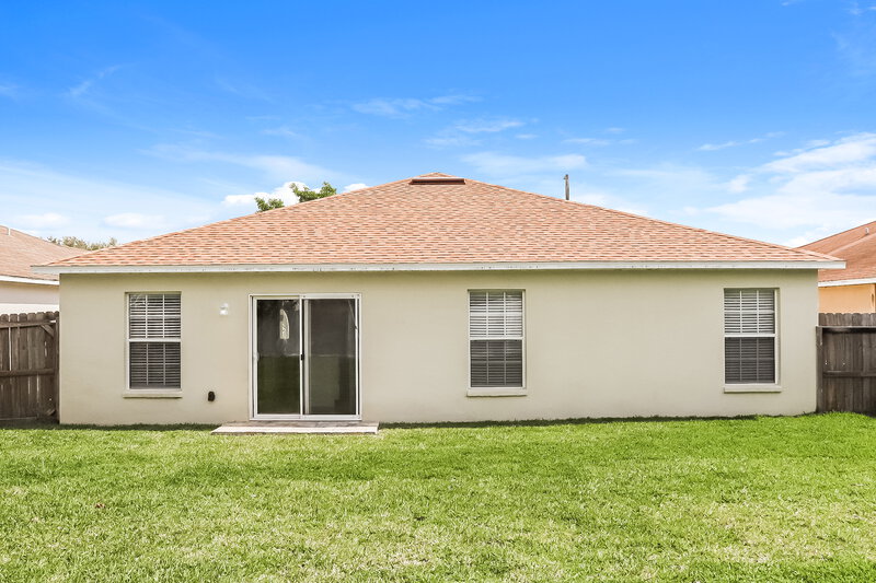 2,010/Mo, 2274 Blackwood Dr Mulberry, FL 33860 Rear View
