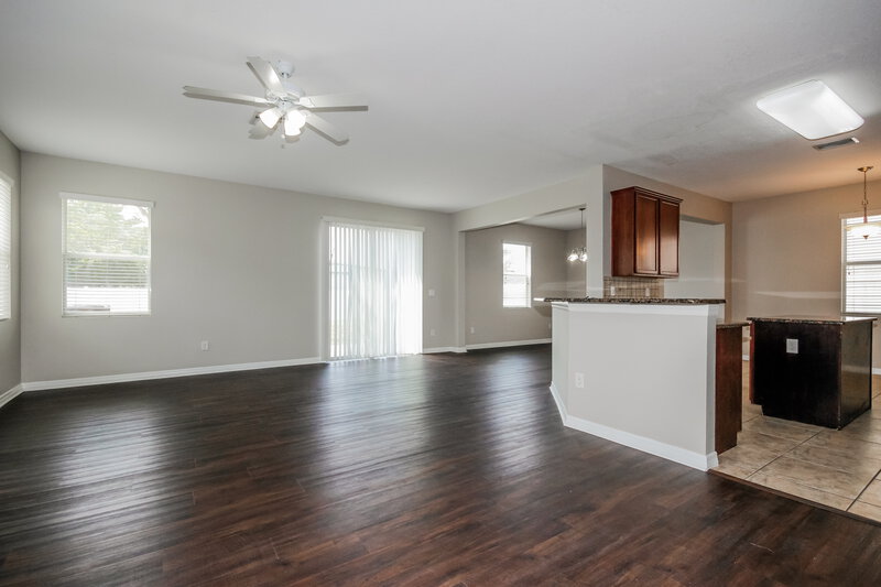4,160/Mo, 505 Corbett Bluff Dr Ruskin, FL 33570 Living Room View