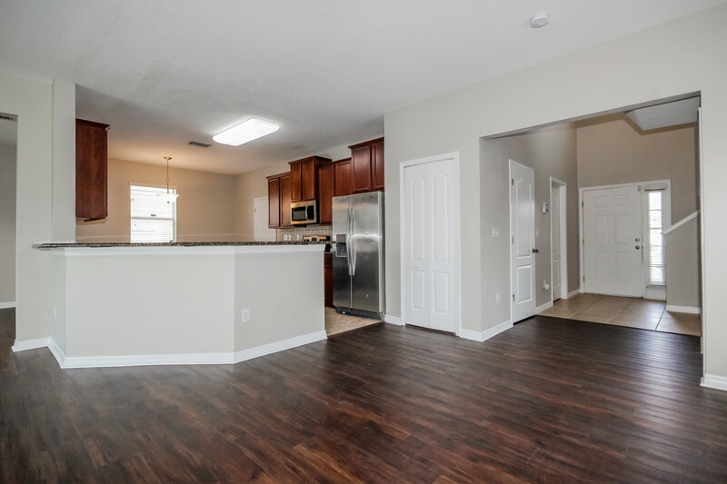 4,160/Mo, 505 Corbett Bluff Dr Ruskin, FL 33570 Living Room View 2