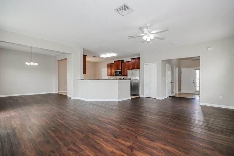 4,160/Mo, 505 Corbett Bluff Dr Ruskin, FL 33570 Living Room View 3