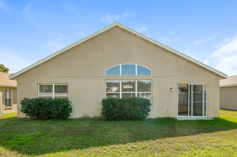 2,265/Mo, 23217 Bayou Grove St Land O Lakes, FL 34639 Rear View