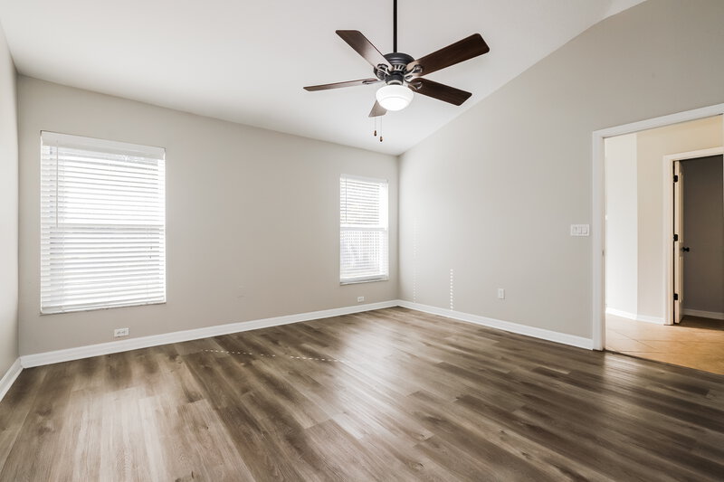 1,890/Mo, 7613 Wiltshire Park Pl Apollo Beach, FL 33572 Main Bedroom View