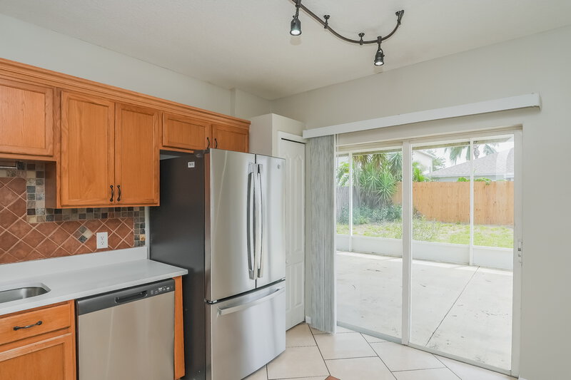 2,610/Mo, 12723 Adventure Dr Riverview, FL 33579 Kitchen View