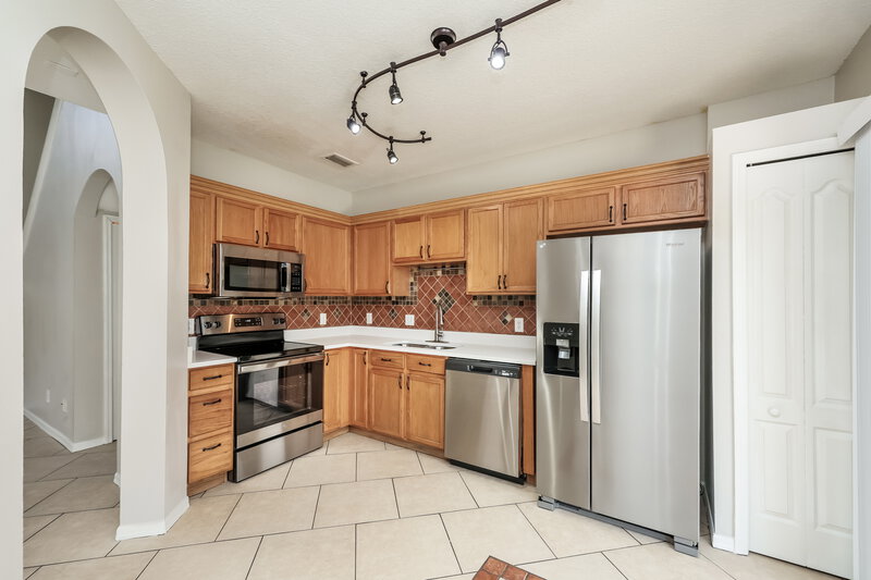 2,100/Mo, 12723 Adventure Dr Riverview, FL 33579 Kitchen View