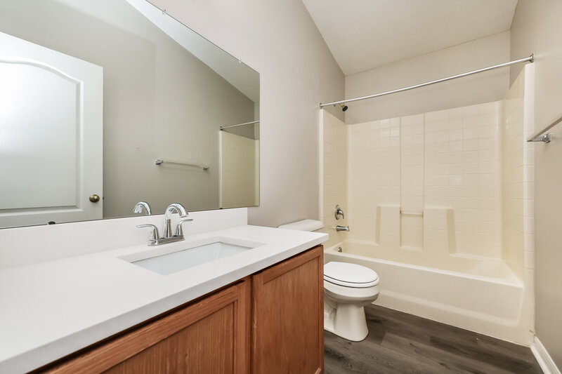 2,100/Mo, 12723 Adventure Dr Riverview, FL 33579 Bathroom View