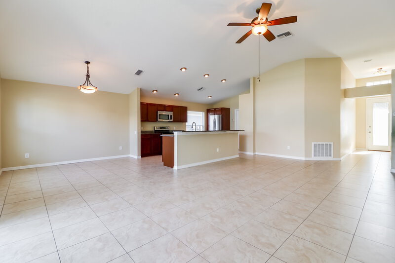 2,565/Mo, 5612 Terrain de Golf Dr Lutz, FL 33558 Living Room View