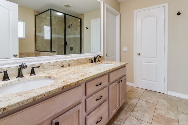 2,565/Mo, 5612 Terrain de Golf Dr Lutz, FL 33558 Master Bathroom View