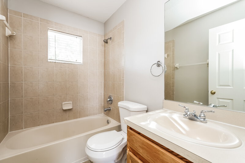 2,155/Mo, 7926 Endless Summer Ct Land O' Lakes, FL 34637 Bathroom View